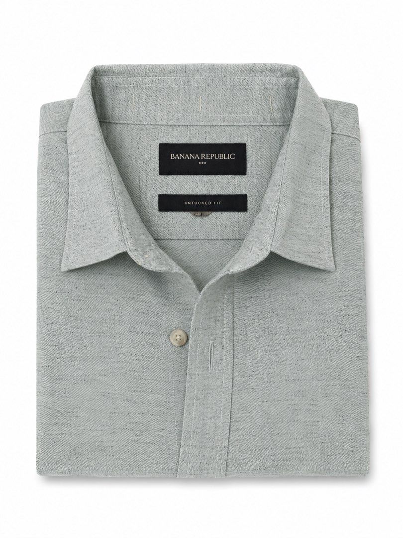 Banana Republic buttondown (Category: Formal Shirts) located in Quezon City. Submitted by jong_17 (Listing ID 1442105716, Image 1). Description: Linen blend shirt Fits small to medium for men, can vecworn overdized by a nedium women.