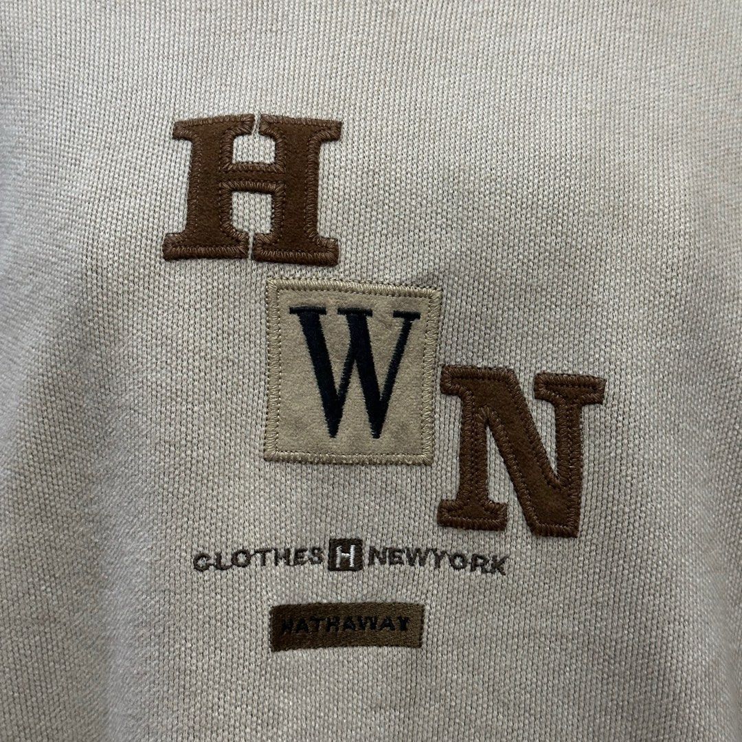 Beige Hathaway Crewneck Sweatshirt (Category: Longsleeves) located in Angeles City. Submitted by toukachi (Listing ID 1442124228, Image 2). Description: .