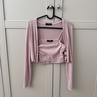 (Category: ) located in . Submitted by mywardrobe6 (Listing ID 1442003954, Image 1). Description: .