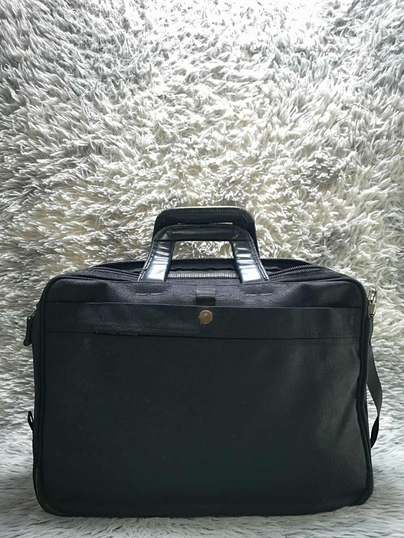 Black Laptop Bag With Front Pockets (Category: Laptop Bags & Sleeves) located in Santa Cruz. Submitted by jmy_surplus.2 (Listing ID 1441989732, Image 1). Description: Size ; L - 14 W - 19 Color ; Black Type ; Laptop Bag Brand ; No brand Material ; Nylon Style ; Black Zipper Closure Laptop bag LR 6 JMY 4 Batch #207.