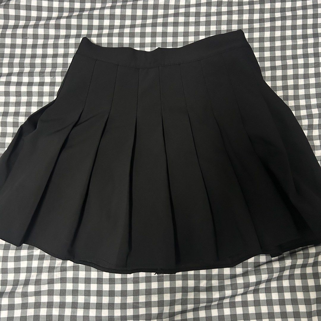 Black Pleated Mini Skirt (Category: Skirts) located in Manila. Submitted by worstdumpling (Listing ID 1442086036, Image 1). Description: - Classic black pleated mini skirt - High-waisted design - Perfect for casual or dressy outfits - Easy to pair with various tops and shoes - Looks great with sneakers or heels - A versatile addition to any wardrobe.