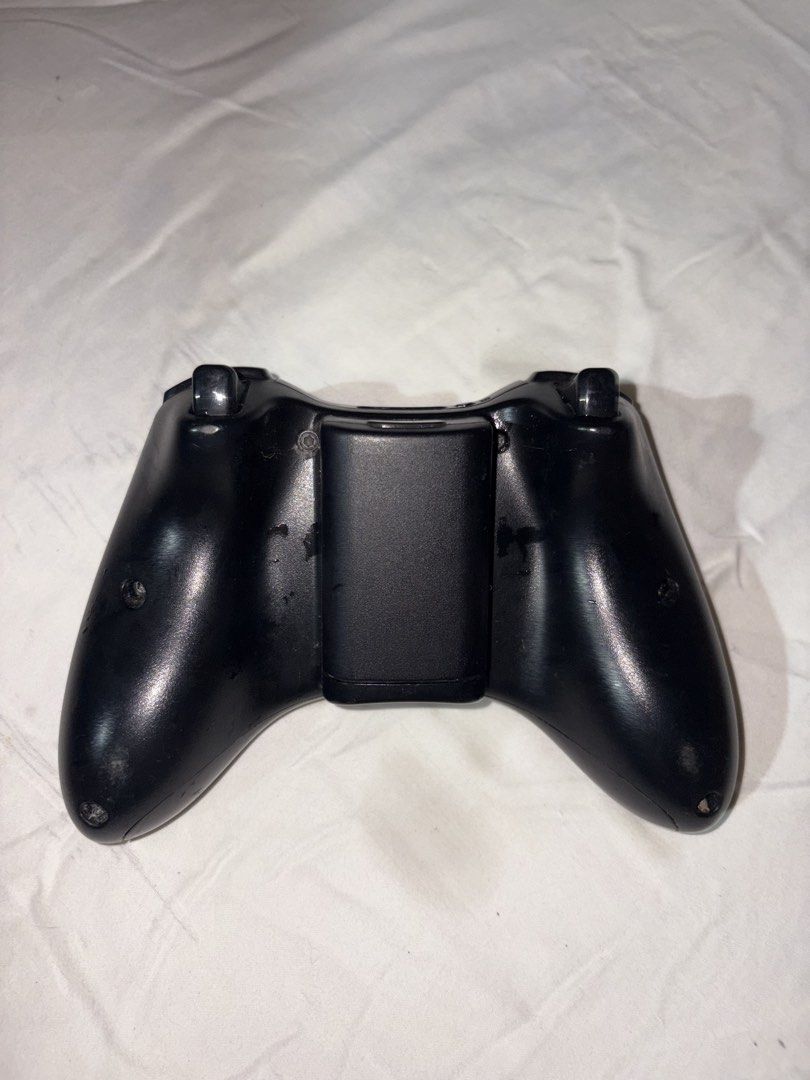 Black Xbox 360 Wireless Controller (Category: Controllers) located in Iloilo. Submitted by modern.apothecary (Listing ID 1442095849, Image 2). Description: - DEFECTIVE ITEM negotiable price - for parts only - Black wireless controller for Xbox 360 - Smooth pa yung surface -.