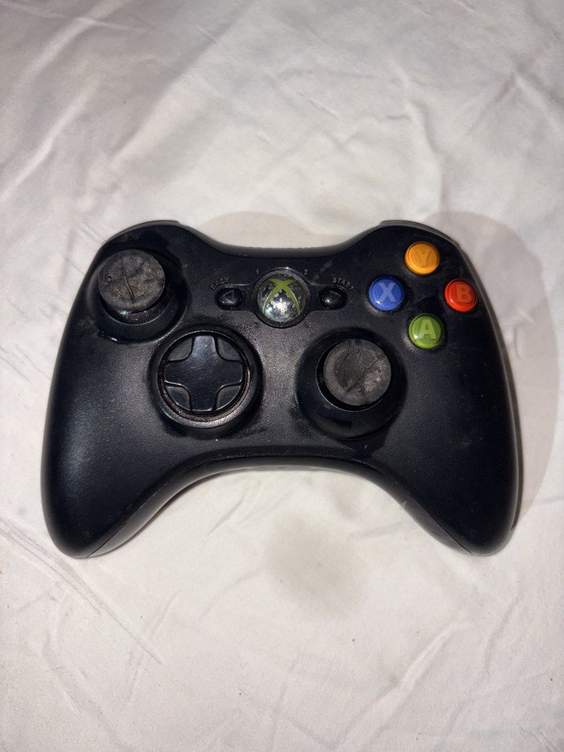 Black Xbox 360 Wireless Controller (Category: Controllers) located in Iloilo. Submitted by modern.apothecary (Listing ID 1442095849, Image 1). Description: - DEFECTIVE ITEM negotiable price - for parts only - Black wireless controller for Xbox 360 - Smooth pa yung surface -.