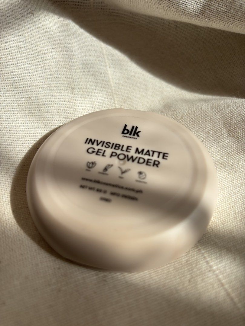 blk cosmetics Invisible Matte Gel Powder (Category: Makeup) located in Navotas City. Submitted by peetamellark16 (Listing ID 1442080007, Image 3). Description: - blk cosmetics Invisible Matte Gel Powder - Translucent finish - Purchased: Sep 2024.