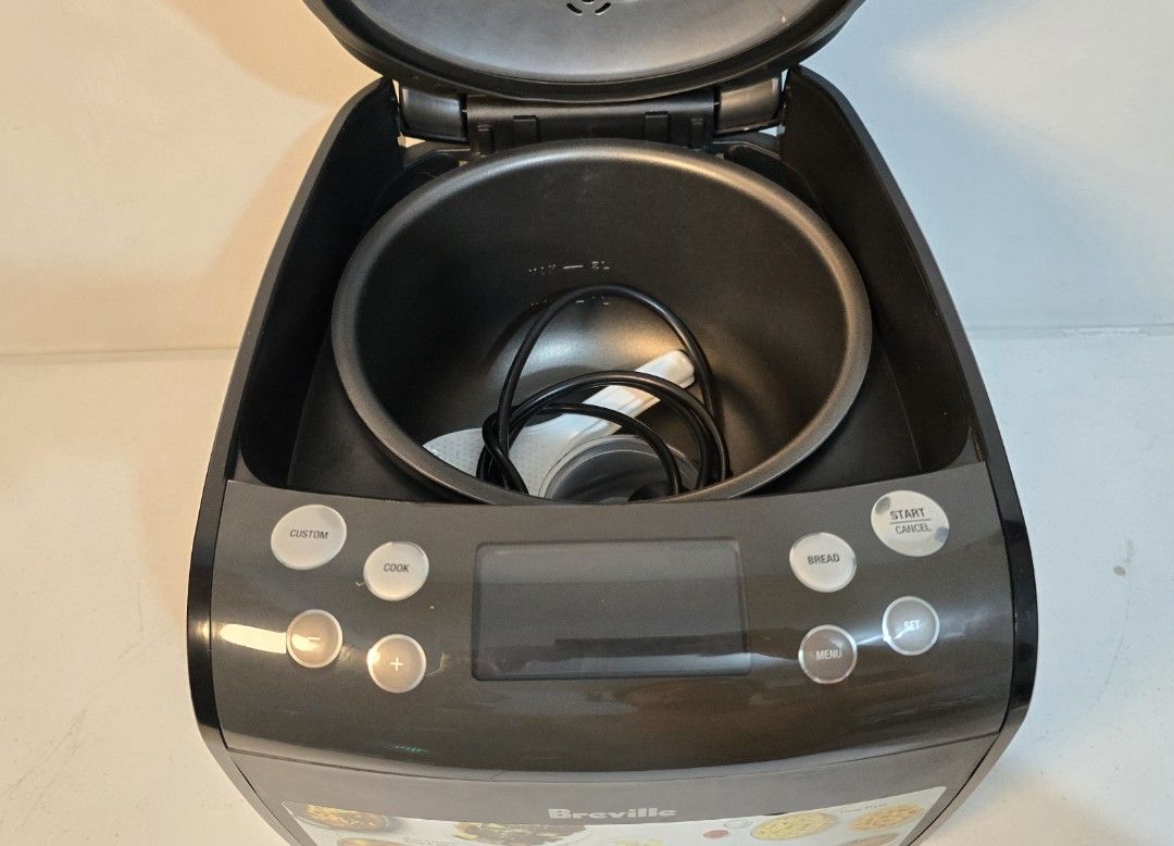 Breville 5L 9 in 1 Multicooker (Category: Cookers) located in Rizal. Submitted by potato_corner (Listing ID 1442141400, Image 3). Description: Breville 5L 9 in 1 Multicooker Australian mall pull out Used as demo model:LMC600 5L capacity No issue 220V No box.