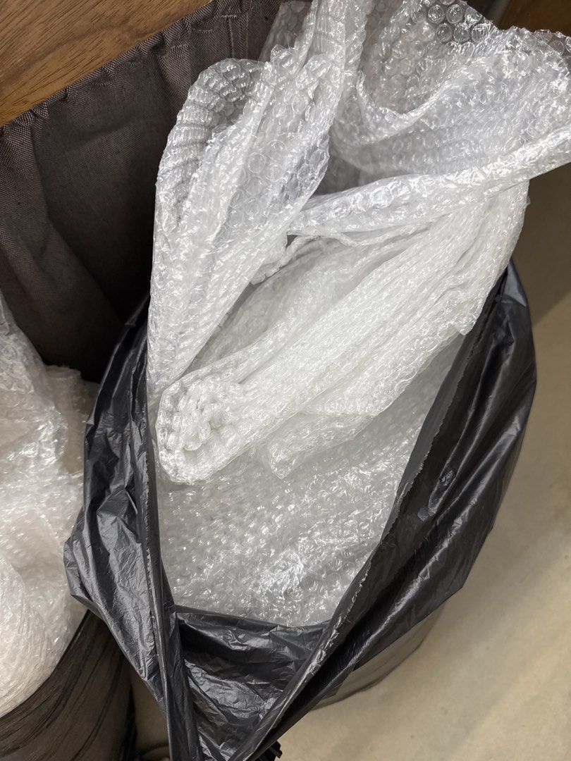 Bubble Wraps473991538237788161