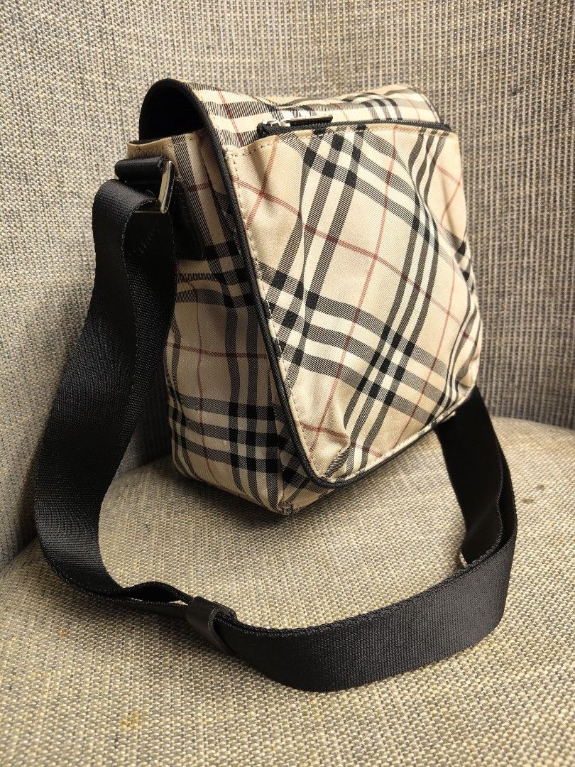 Burberry Blue Label shoulder bag (Category: Luxury Bags & Wallets) located in Mabalacat. Submitted by chiccharmbymitch (Listing ID 1442026888, Image 3). Description: With minimal bubbles.