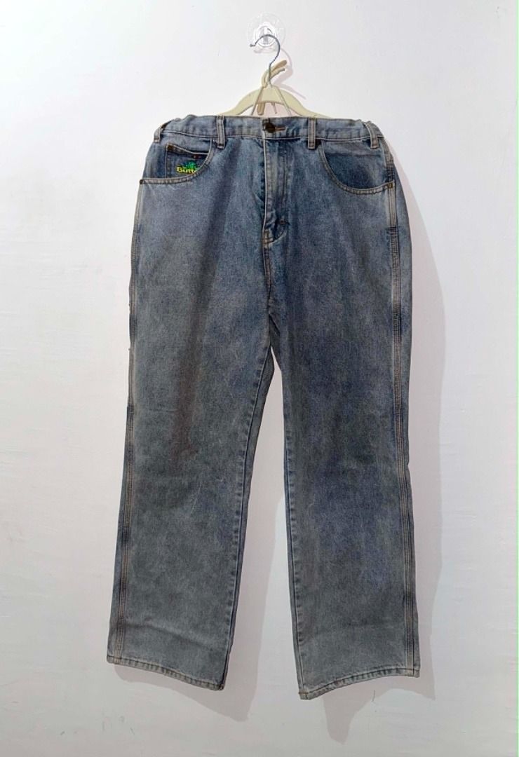 Butter Goods Single knee carpenter/skate pants (Category: Jeans) located in Manila. Submitted by kim.mercader (Listing ID 1442127228, Image 1). Description: Butter Goods Single knee carpenter/skate pants - Size: 34 waist/ 41 length/ 9 leg opening - Stoned wash denim - Features embroidered patch on back pocket - Drawstring waist for adjustable comfort.
