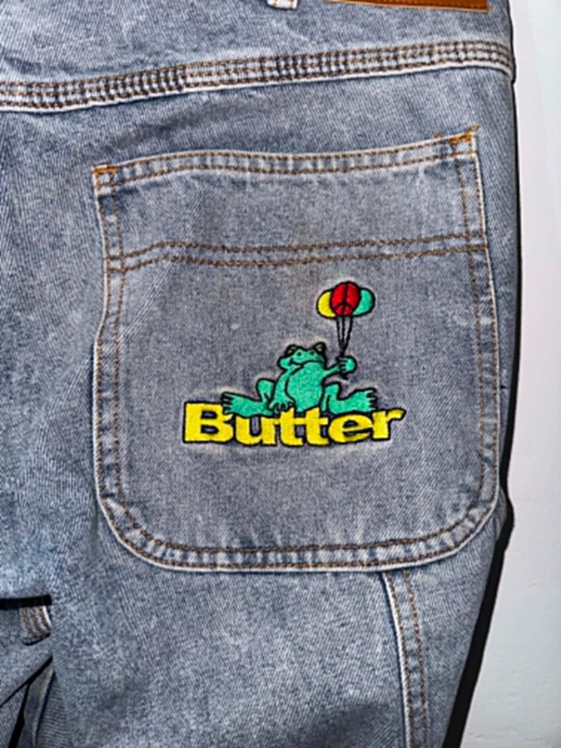 Butter Goods Single knee carpenter/skate pants (Category: Jeans) located in Manila. Submitted by kim.mercader (Listing ID 1442127228, Image 3). Description: Butter Goods Single knee carpenter/skate pants - Size: 34 waist/ 41 length/ 9 leg opening - Stoned wash denim - Features embroidered patch on back pocket - Drawstring waist for adjustable comfort.