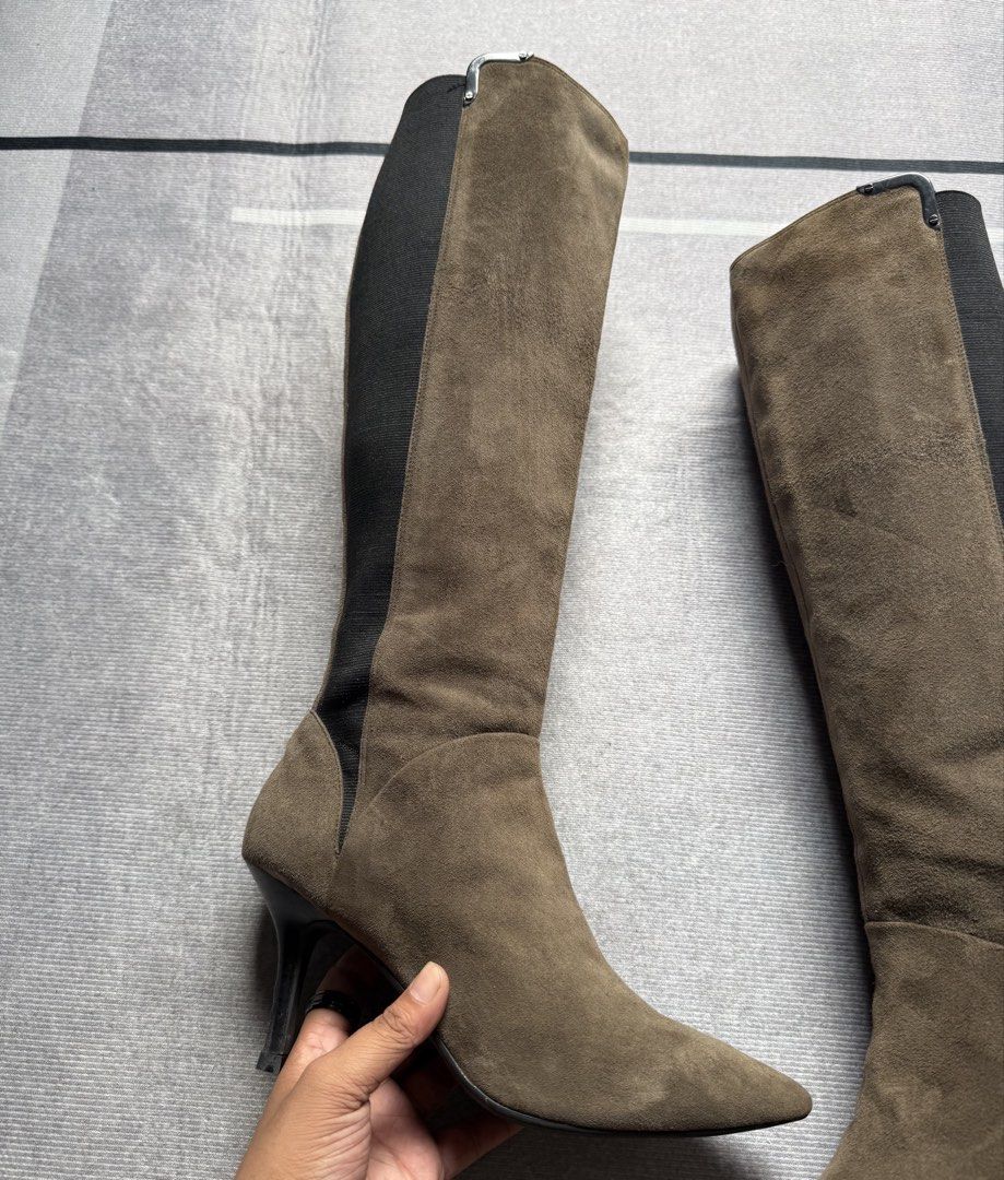 Camel Suede Boots (Category: Heels) located in Baguio. Submitted by puss_n_boots2600 (Listing ID 1442085045, Image 3). Description: Camel Suede Boots In Excellent Condition No Flaws (Needs Cleaning) Eur 37.5.