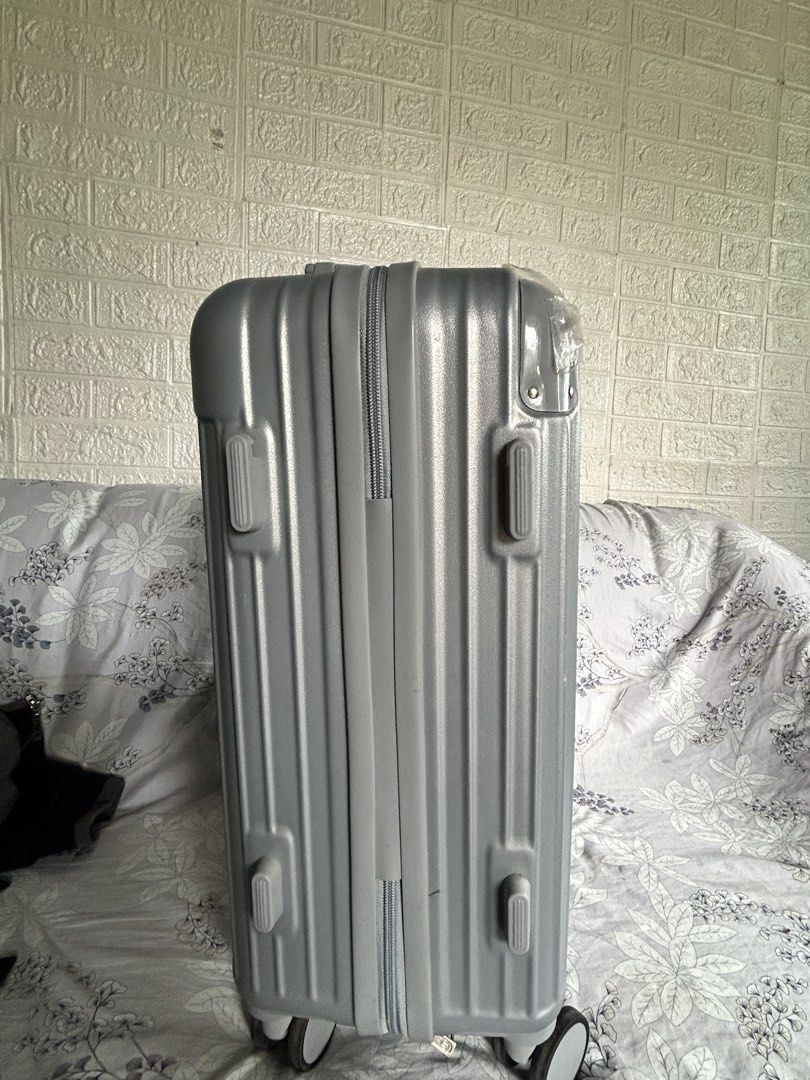 carry on luggage (Category: Luggage) located in Tuguegarao City. Submitted by xid.dexo (Listing ID 1442072449, Image 3). Description: 7-10kg.