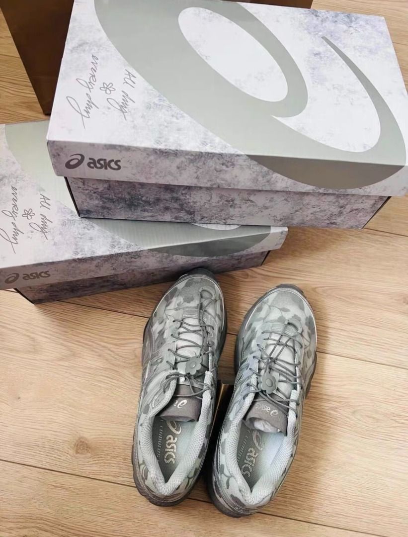 CECILIE BAHNSEN x ASICS Gel-Cumulus 16 Cross-border cooperation Upper pattern Small flower embroidery Running shoes Gray and silver (Category: Sneakers) located in Singapore. Submitted by samuelworld (Listing ID 1442036038, Image 3). Description: ✅ Full range of men’s & women’s sizes available ✅ Brand new, authentic, original packaging ✅ Real product photos provided ✅ 24/7 online service, feel free to consult ✅ For more styles, please send us a p