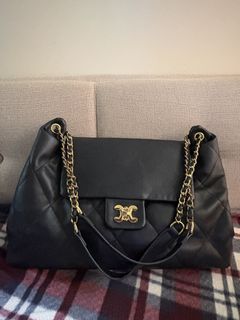 (Category: ) located in . Submitted by lm.bags95 (Listing ID 1442149981, Image 1). Description: .