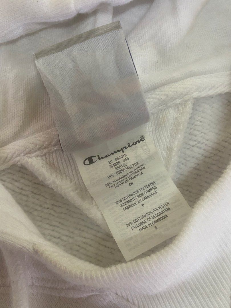 Champion Special Edition C100 Chenille Patch Pullover Hoodie Sweatshirt (Category: Coats, Jackets and Outerwear) located in Manila. Submitted by lee.thrifts (Listing ID 1441986769, Image 3). Description: condition: goods need wash dimes(cm) size on tag small Lenght 63 Width 52.