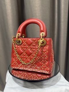 (Category: ) located in . Submitted by myrawr.secondluxe (Listing ID 1442088508, Image 1). Description: .