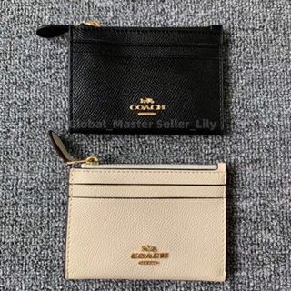 (Category: ) located in . Submitted by fashion.luxe (Listing ID 1442085277, Image 1). Description: .