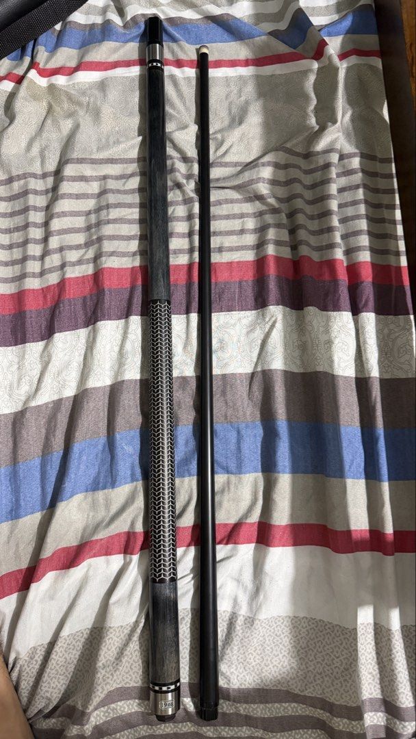 Crimson Cue with Konllen Hard Case (Category: Billiards and Bowling) located in Manila. Submitted by chaze09 (Listing ID 1442098640, Image 2). Description: For Sale Crimson Cue Twice lang nagamit Rfs: Carbon.