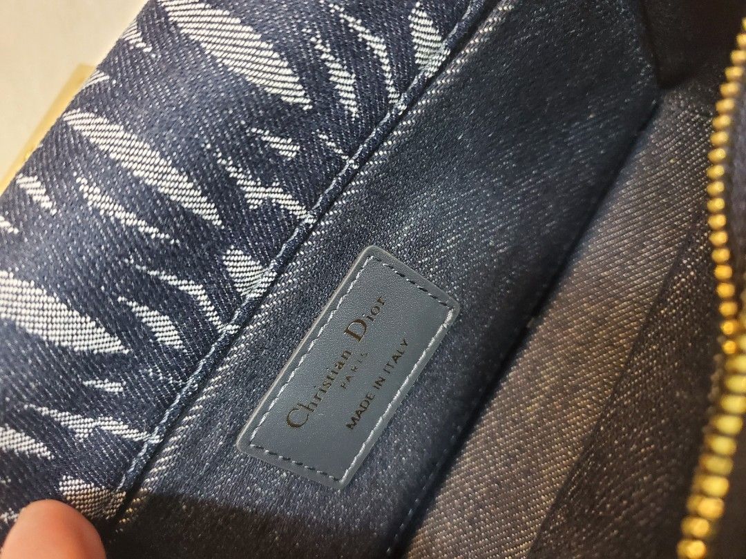 Dior kilikili bag (Category: Luxury Bags & Wallets) located in Manila. Submitted by althearayala0621 (Listing ID 1442024823, Image 2). Description: Dior kilikili bag Canvas coded Dior under zip.