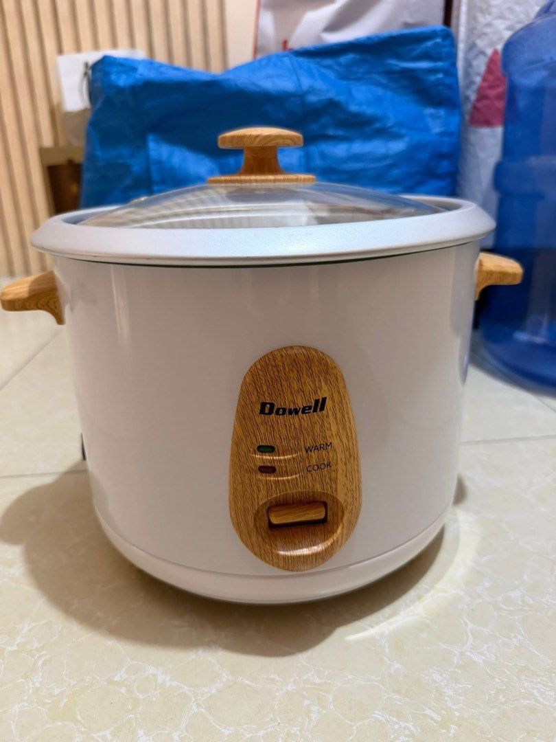 Dowell Rice cooker (Category: Cookers) located in Dasmarinas. Submitted by chay3096 (Listing ID 1442132729, Image 1). Description: Brandnew. 10 cups.