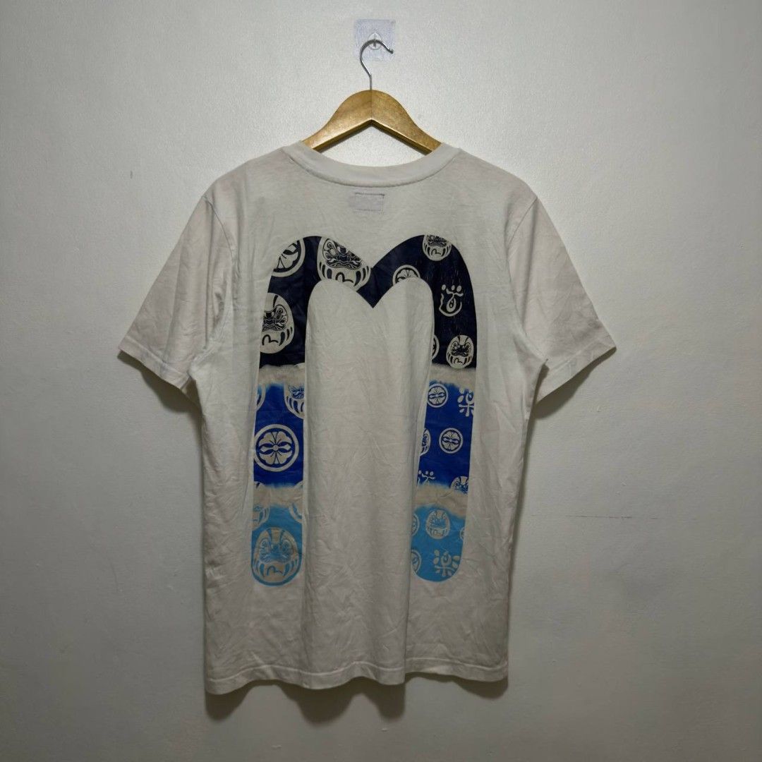 EVISU DAICOCK (Category: Tshirts & Polo Shirts ) located in Manila. Submitted by thriftmobbb (Listing ID 1442119562, Image 2). Description: 21x28 L ON TAG COLOR RATE 9/10 ISSUE: MINAMAL HAIRLINES.