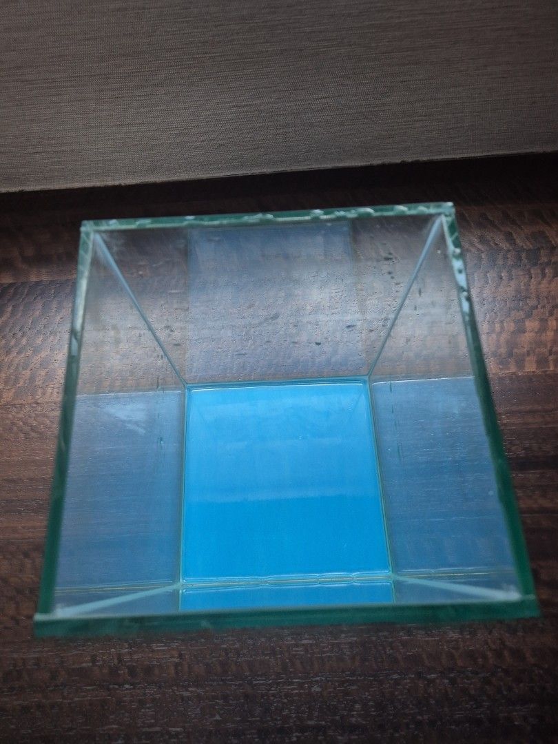 Fish tank473768707773573121