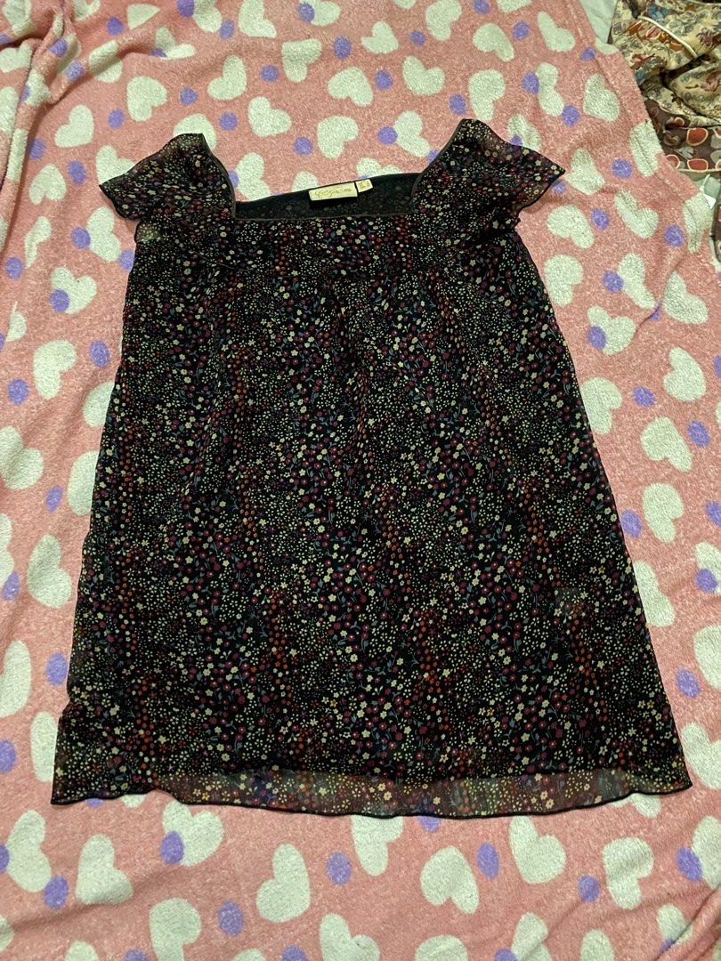 Floral Square Neck Mini Dress (Category: Dresses) located in Manila. Submitted by kash19_ (Listing ID 1442113967, Image 1). Description: Fits S-M .
