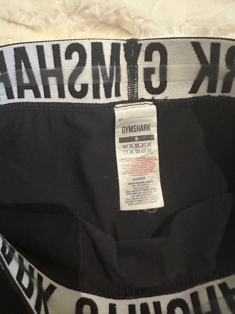 Gymshark Black Seamless Shorts Size S (Category: Activewear) located in Manila. Submitted by alemanysof97766 (Listing ID 1442013829, Image 2). Description: - Brand: Gymshark - Style: Seamless Shorts - Size: S - Features: Elasticated waistband with Gymshark branding, comfortable and stretchy material - Ideal for: Workouts or lounging.