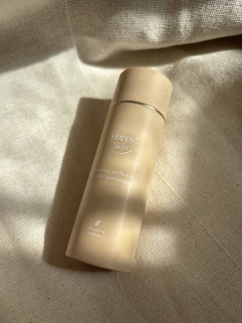 Happy Skin Stick Foundation (Category: Makeup) located in Navotas City. Submitted by peetamellark16 (Listing ID 1442106875, Image 1). Description: - Happy Skin Foundation Stick - Shade: Buff Beige -Used twice only - Purchased: Aug 2025.
