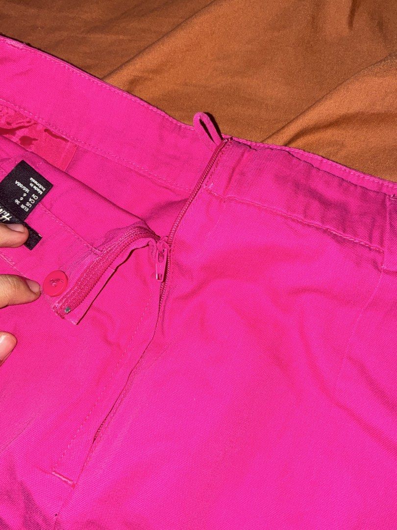 H&M Magenta Pink Mini Skirt (Category: Skirts) located in Quezon City. Submitted by _stphnlswardrobe (Listing ID 1442056410, Image 3). Description: Brand: H&M Size: M on tag; 27 in waist, 15.5 in length Condition: Like New Note: MOD: Lalamove, GGX ONLY MOP: GCash, Maya ONLY Loc: QC.