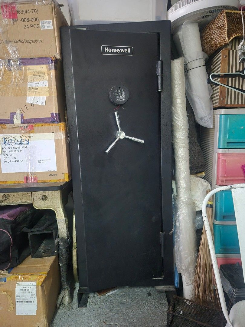 Honeywell 3014D Fire Resistant Executive Gun Safe (Category: Safe) located in Taguig. Submitted by firesale123 (Listing ID 1442026310, Image 1). Description: - Honeywell safe - 30-minute fire resistance rating - Approximately 63 inches tall and 16 inches wide - Empty interior, ready for your valuables - Ideal for home or office security - Sold as is.