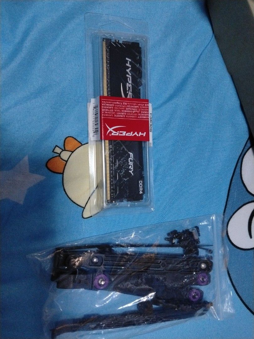 HyperX Fury DDR4 RAM and Black Accessory