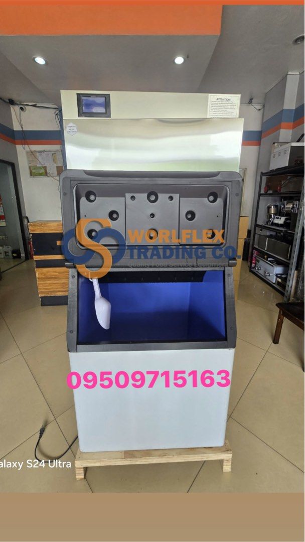 Ice Machine (Category: Refrigerators and Freezers) located in Marikina City. Submitted by eli_95 (Listing ID 1442014135, Image 1). Description: - Commercial Ice Machine by Worlflex Trading Co. - Ideal for food service businesses - Comes with a complimentary ice scoop - Unit is securely placed on a wooden pallet for convenient transportation - Contact us for more information.