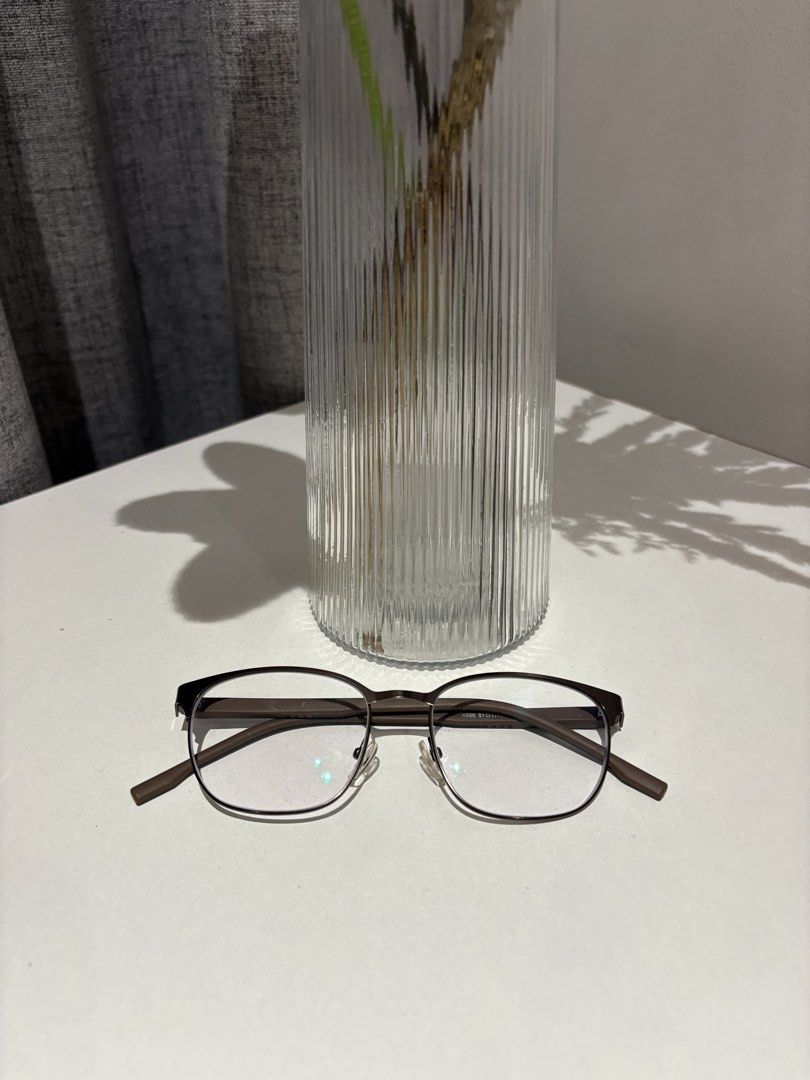 Ideal Vision Reading Glasses (with Blue Light Protection) (Category: Sunglasses & Eyewear) located in Angeles City. Submitted by louiseong_ (Listing ID 1442100263, Image 1). Description: - Grade: 1.25 - With blue light protection - Includes original eyeglass pouch from Ideal Vision.