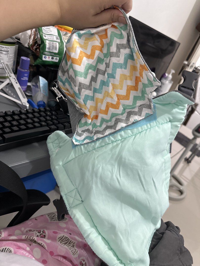 Infantino Carrier (Category: Carriers & Slings) located in Mandaluyong City. Submitted by almachristinecruz8160 (Listing ID 1442042525, Image 1). Description: Infantino Carrier RFS: Ayaw ni baby macarrier malaki na kasi No issue No damage Price is Nego Selling with box inclusion.