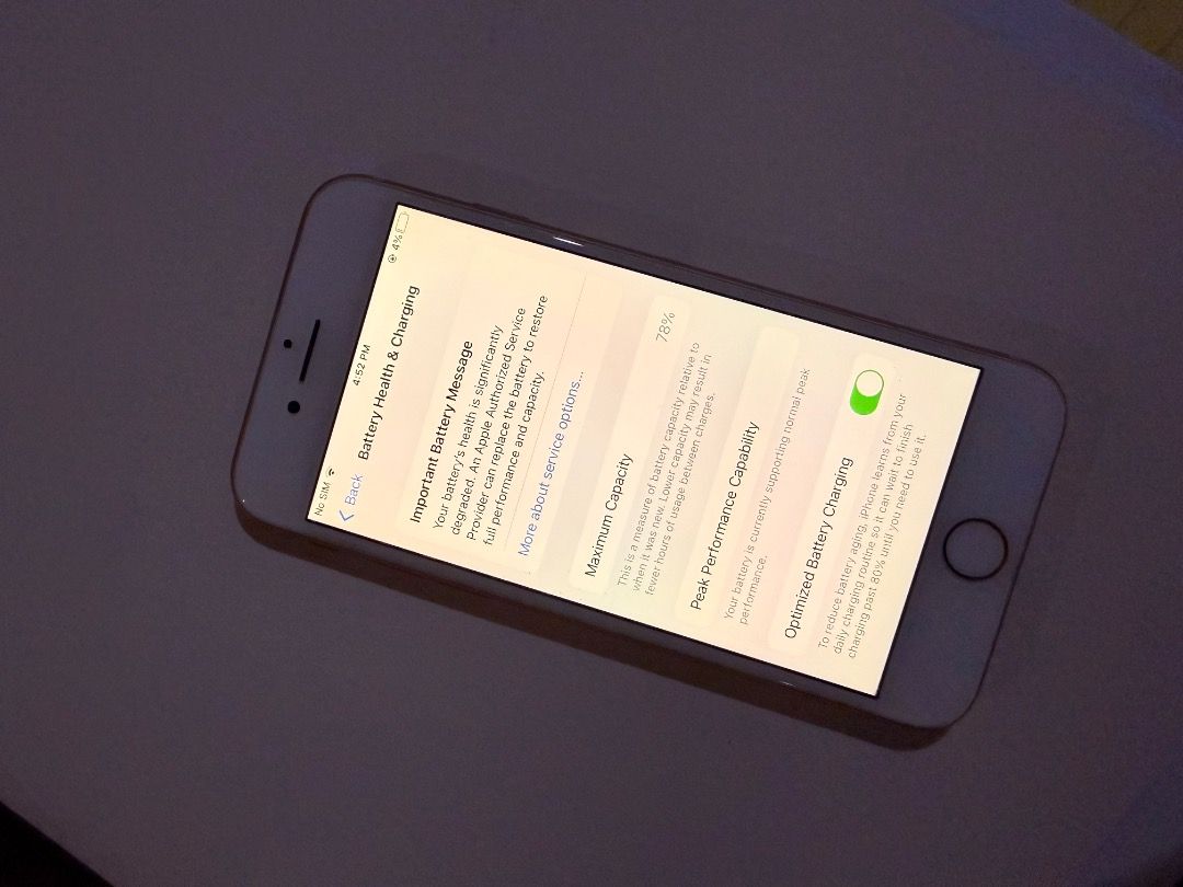 iPhone 8 (Category: iPhone 8 Series) located in San Fernando. Submitted by girlirb (Listing ID 1442055740, Image 3). Description: no charger battery health: 78% no damages at all free brand new screen protector free brand new phone case.