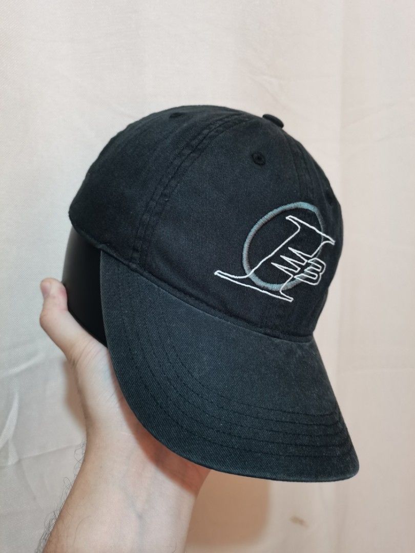 Iverson cap (Category: Caps & Hats) located in Indang. Submitted by ryan_1978 (Listing ID 1441978310, Image 2). Description: Original Reebok Iverson cap Size - One size fit most Materials - Cotton Color rate - 8/10 Condition - Good.