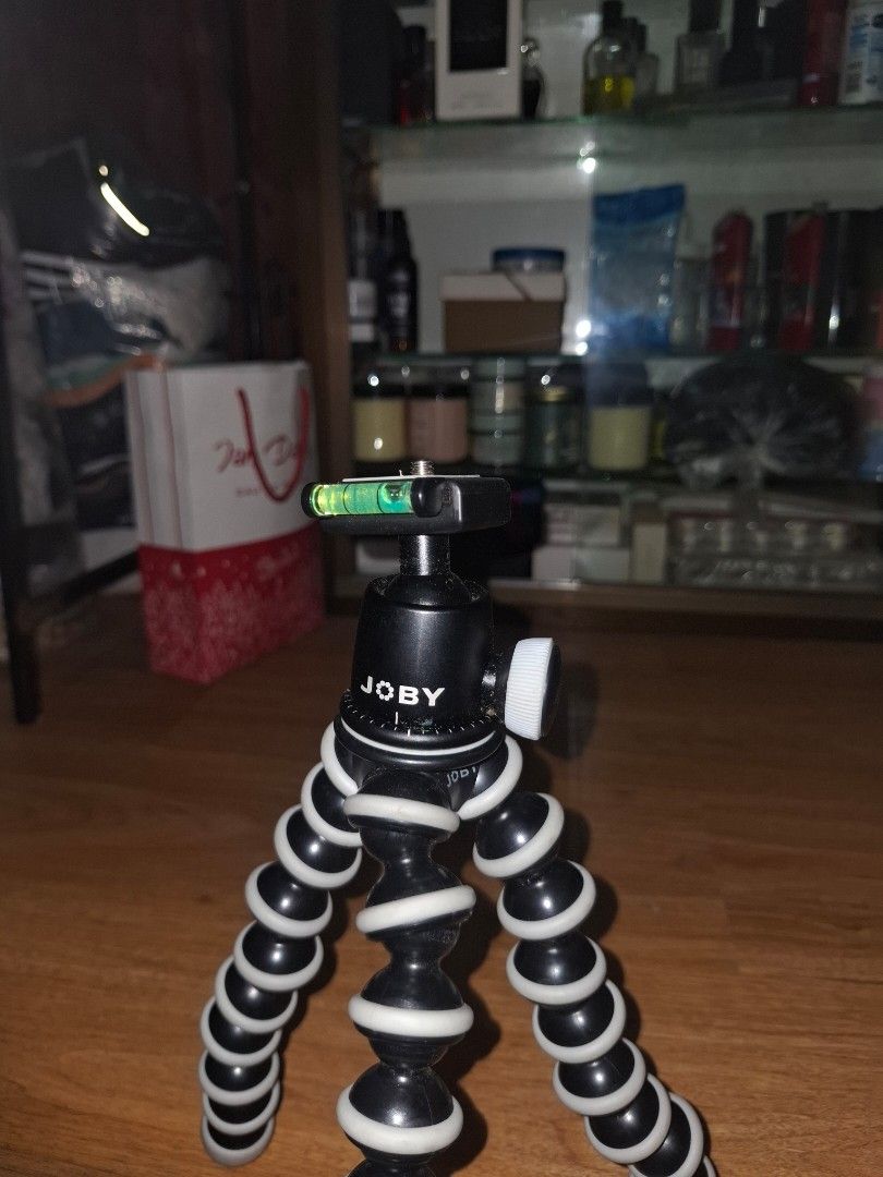 JOBY GORILLAPOD (Category: Tripods & Monopods) located in Antipolo. Submitted by robikuuu (Listing ID 1442113512, Image 2). Description: ​📸 FOR SALE: Joby GorillaPod Flexible Tripod 🐒 ​Looking for the ultimate versatile tripod for vlogging, mobile photography, or content creation? 🎬 This authentic Joby GorillaPod is up for grabs! Wrap it around poles, stand it on uneven surfaces, or use it as a handy selfie grip. ​🔍 Quick Details: ​🏷️ Brand: