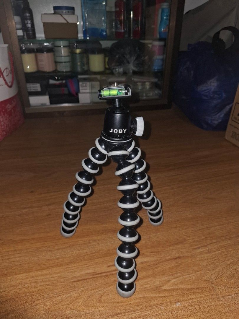 JOBY GORILLAPOD (Category: Tripods & Monopods) located in Antipolo. Submitted by robikuuu (Listing ID 1442113512, Image 1). Description: ​📸 FOR SALE: Joby GorillaPod Flexible Tripod 🐒 ​Looking for the ultimate versatile tripod for vlogging, mobile photography, or content creation? 🎬 This authentic Joby GorillaPod is up for grabs! Wrap it around poles, stand it on uneven surfaces, or use it as a handy selfie grip. ​🔍 Quick Details: ​🏷️ Brand:
