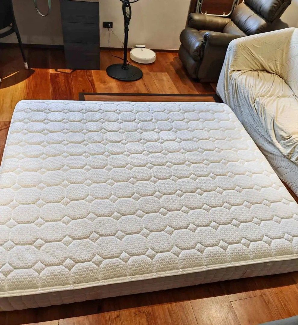 King size bed (Category: Bed Frames & Mattresses) located in Manila. Submitted by safeearth_d194dd (Listing ID 1442018564, Image 1). Description: .