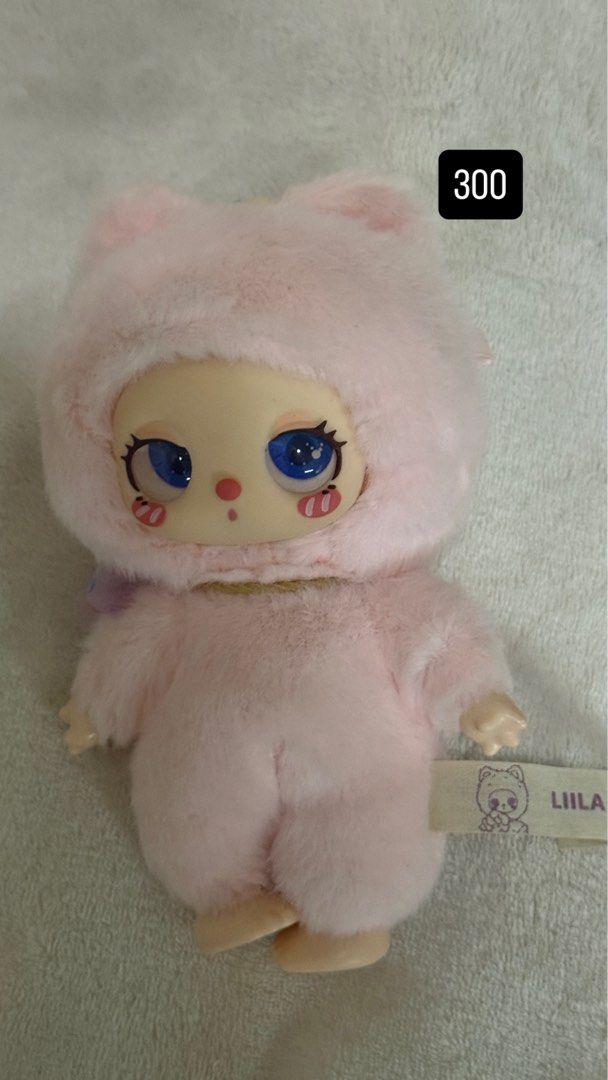 Lila cat (Category: Designer & Blind Box Toys) located in Mandaluyong City. Submitted by jaeeee__ (Listing ID 1442065748, Image 1). Description: PLEASE MINE NIYO NA PO NEED FUNDS 🥹 Lila cat 💸300 pick up or sdd: MANDALUYONG CITY thank you po 💗 .
