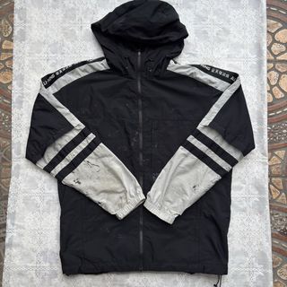 (Category: ) located in . Submitted by arthurthriftcop (Listing ID 1442148066, Image 1). Description: .