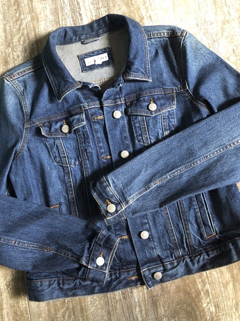 Loft Denim Jacket Womens Small (Category: Coats, Jackets and Outerwear) located in Urdaneta. Submitted by byells (Listing ID 1442050394, Image 3). Description: Small on tag Dark blue denim Used once, very like new no issue Same sa levi's quality Bought in boston US.