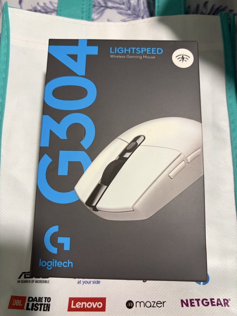 Logitech G304 Lightspeed Wireless Gaming Mouse White473938737822453760