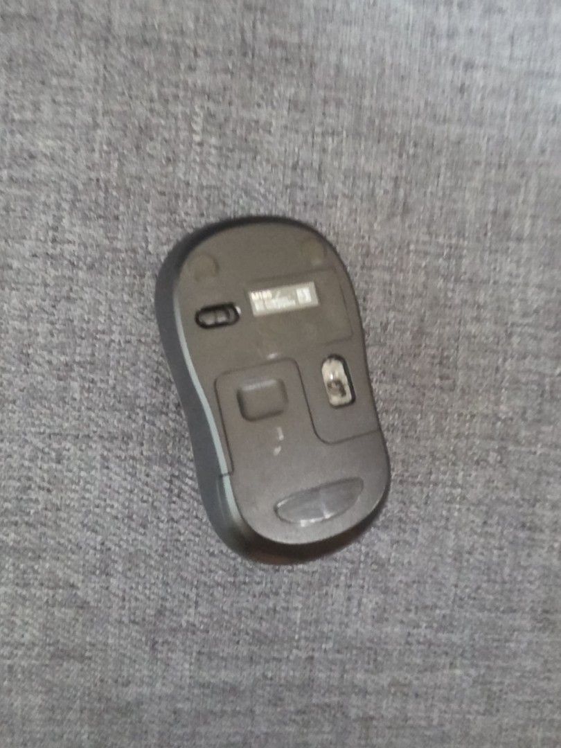 Logitech M185 Wireless Mouse Grey (Category: Mouse & Mousepads) located in Pasig City. Submitted by eco10123 (Listing ID 1442058709, Image 2). Description: No issues.