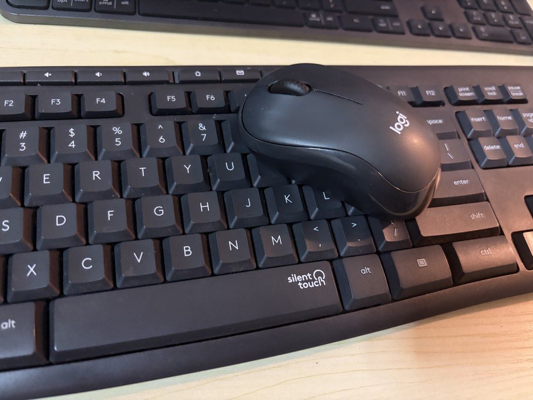 Logitech Silent Keyboard + Mouse Combo474067389698560000