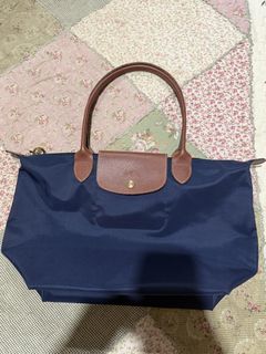 (Kategori: ) berada di . Dikirim oleh blessence.id (ID iklan 1442144164, Gambar 1). Deskripsi: .
