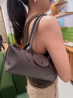 (Category: ) located in . Submitted by __bagsandyourstyle (Listing ID 1442053284, Image 1). Description: .