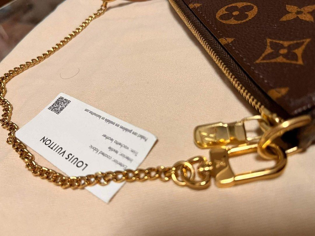 Lv pochette accessories (Category: Luxury Bags & Wallets) located in Quezon City. Submitted by angeluxe.fox (Listing ID 1442055078, Image 2). Description: Used few times Guaranteed authentic Meet up .
