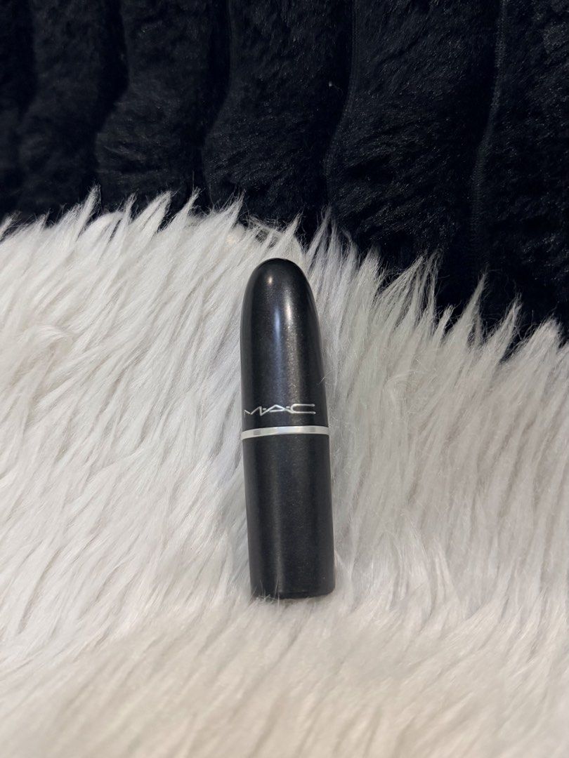 MAC Matte Lipstick in Chili (Brick Red Shade) (Category: Makeup) located in Quezon City. Submitted by erickalizxx (Listing ID 1442071180, Image 2). Description: 0.10 oz / 3 g Matte Lipstick in Chili - Matte Lipstick features intense color payoff and a zero-shine matte finish. - No box, bought in Japan! - Perfect for adding a vibrant pop of color. - Easy to apply and long-lasting formula..