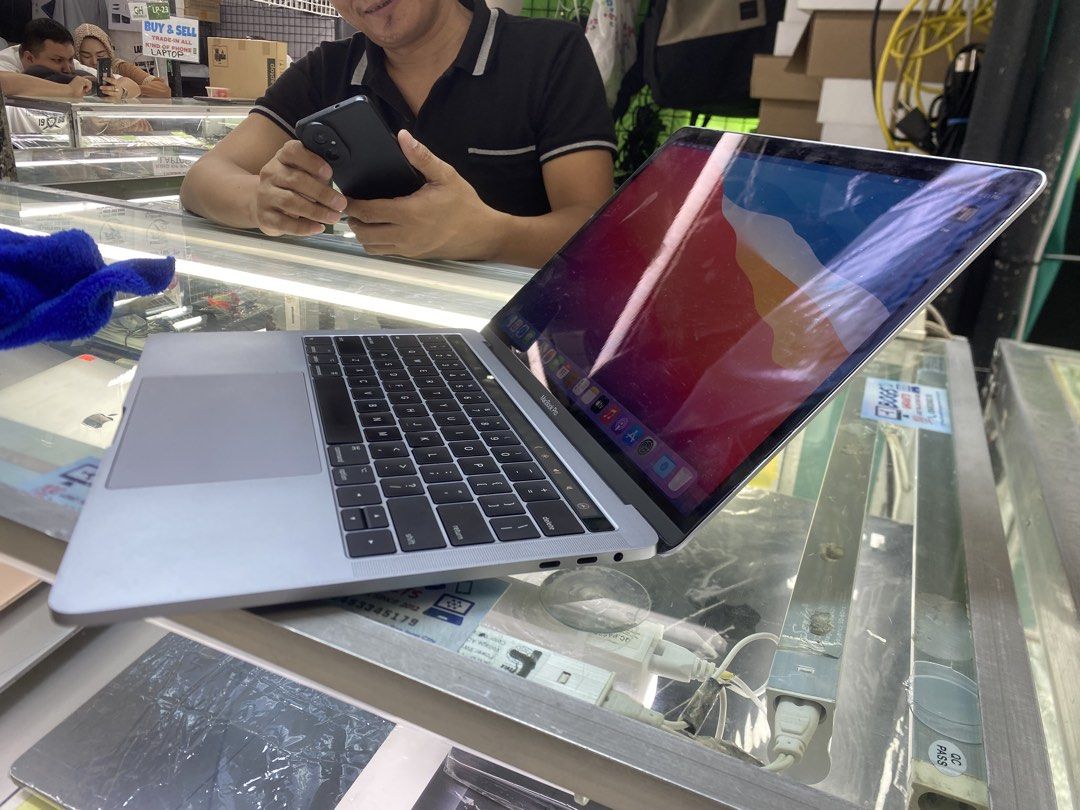 MACBOOK PRO 2017 8/512GB (Category: Laptops & Notebooks) located in Manila. Submitted by westclutchtradinggadgetinco. (Listing ID 1442123264, Image 3). Description: OPEN FOR INSTALLMENT PM FOR INQUIRIES SALE OR SWAP ! MABILIS KAUSAP ! LEGIT SELLER ! W/ WARRANTY 💯💯💯 •MACBOOK PRO 2017 •8 GB MEMORY 512 GB STORAGE (Other storage is also available) •Dual-Core Intel Core i5 •13.3 -inch Built-in Retina Display •233 CC •Normal Condition •Charger inclu